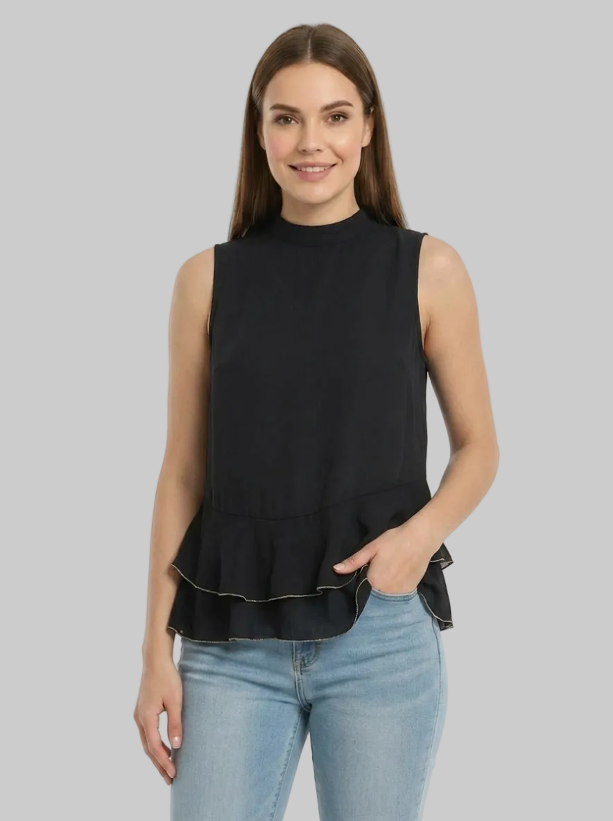 Blusa negra con borla de volante